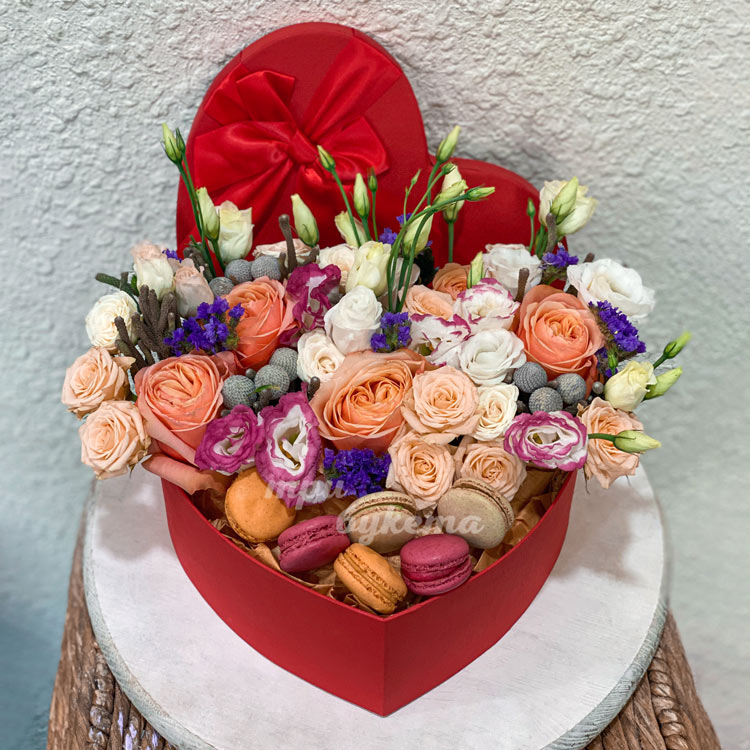 6 макарун с цветами