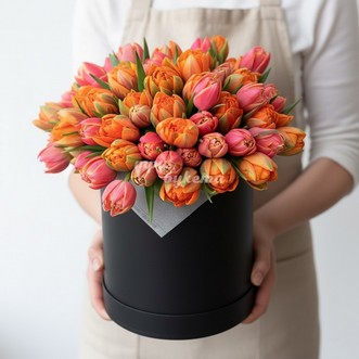 101 тюльпан в черной коробке