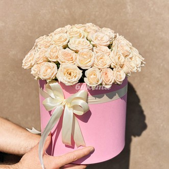 41 кремовая роза в коробке