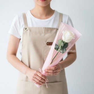 Мини-букет из белой розы