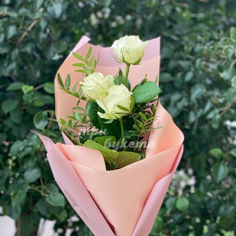 Мини-букет из 3 розовых роз