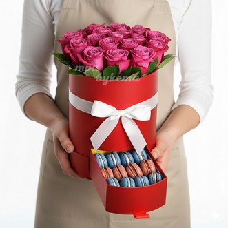 12 макарун в шляпной коробке