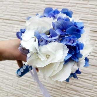 Букет невесты из пышных гортензий