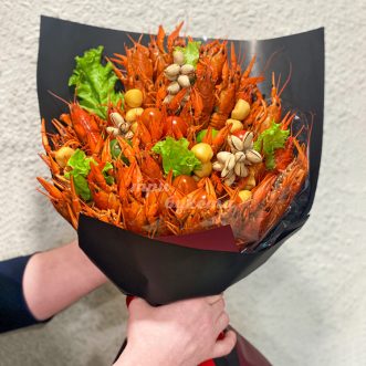 Букет из раков и фисташек на 23 февраля